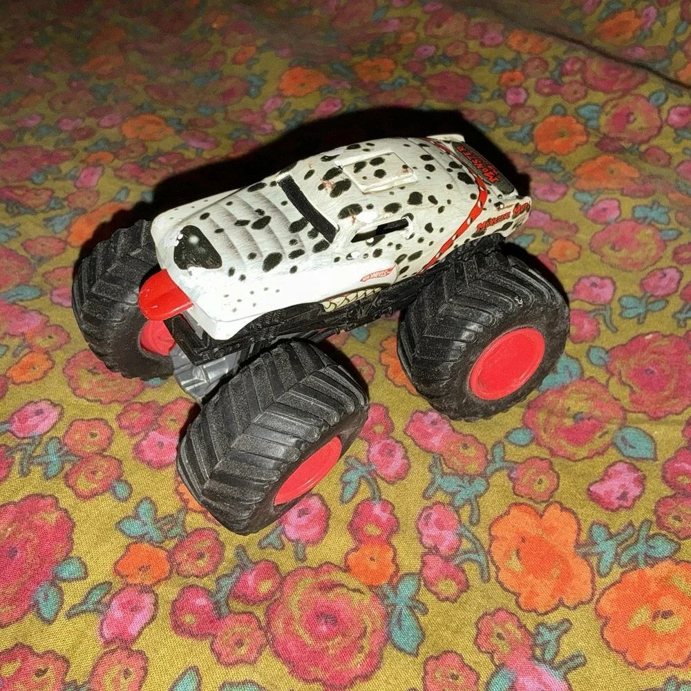 Hot Wheels Monster Jam Truck 1/64 Die-cast Metal Monster Mutt Dalmation Used